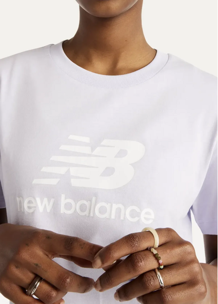 Футболка жіноча New Balance Sport Essentials Jersey Logo бузкового кольору