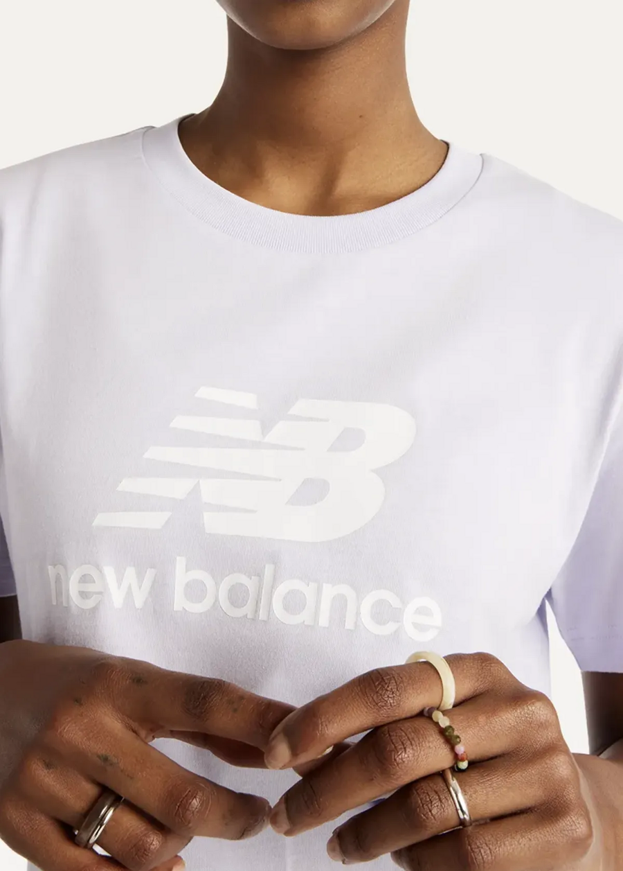 Футболка жіноча New Balance Sport Essentials Jersey Logo бузкового кольору