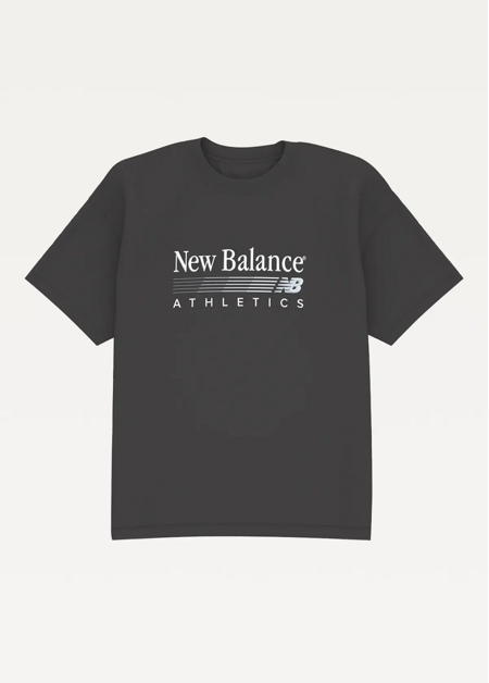 Футболка жіноча New Balance Trackside чорного кольору