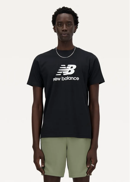 Футболка чоловіча New Balance Sport Essentials Logo чорного кольору