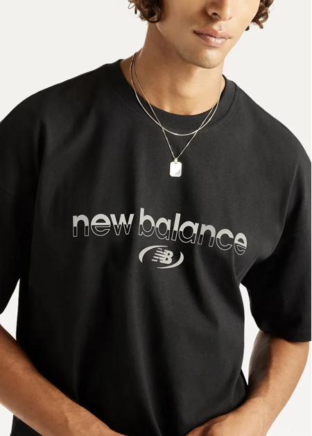 Футболка чоловіча New Balance Trackside чорного кольору