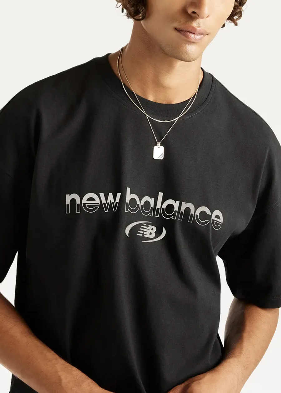 Футболка чоловіча New Balance Trackside чорного кольору