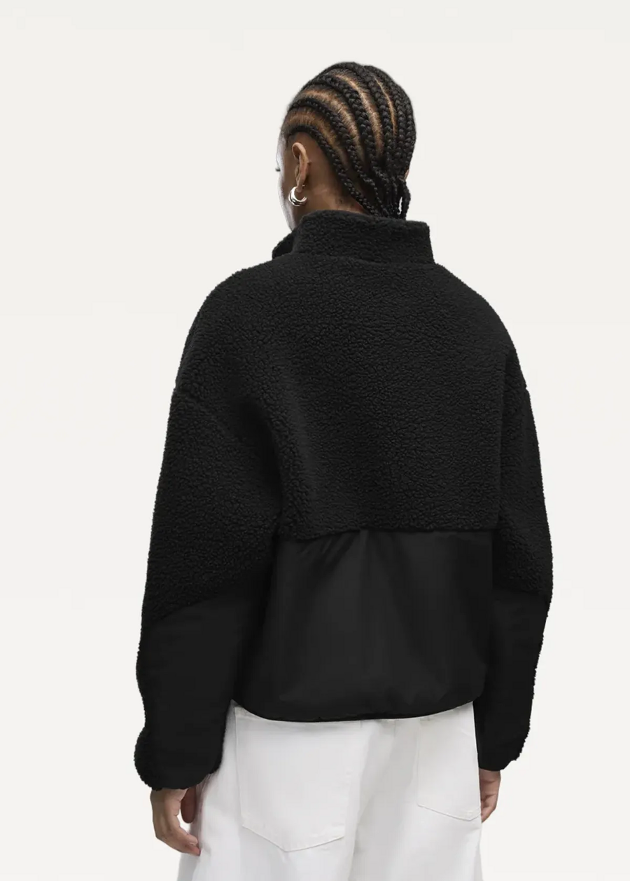 Куртка женская PUMA Re:Fibre Sherpa Jacket W черного цвета