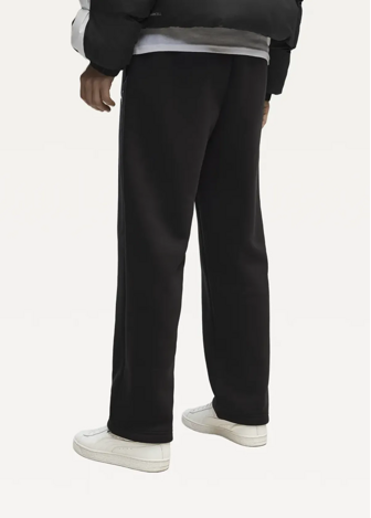 Спортивні штани чоловічі PUMA ESS Heavy Fleece Sweatpants чорного кольору
