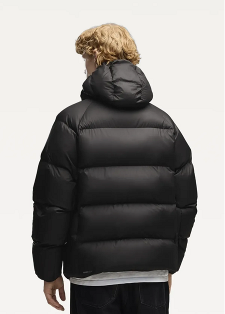 Куртка-пуховик чоловічий PUMA Hooded Down Puffer Jacket M чорного кольору
