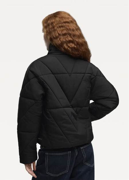 Куртка жіноча PUMA Quilted Puffer Jacket W чорного кольору