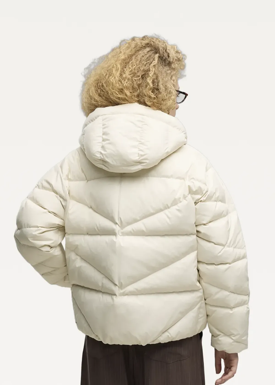 Куртка-пуховик женская PUMA Hooded Down Puffer Jacket W Alpine Snow