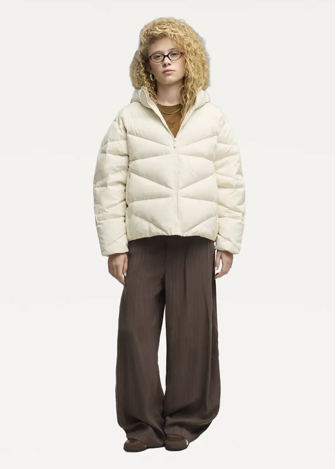 Куртка-пуховик женская PUMA Hooded Down Puffer Jacket W Alpine Snow