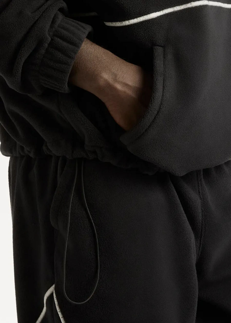 Світшот чоловічий New Balance Trackside Polar Fleece чорного кольору
