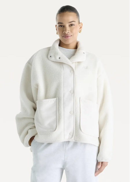 Куртка жіноча New Balance High Pile Fleece Sherpa молочного кольору