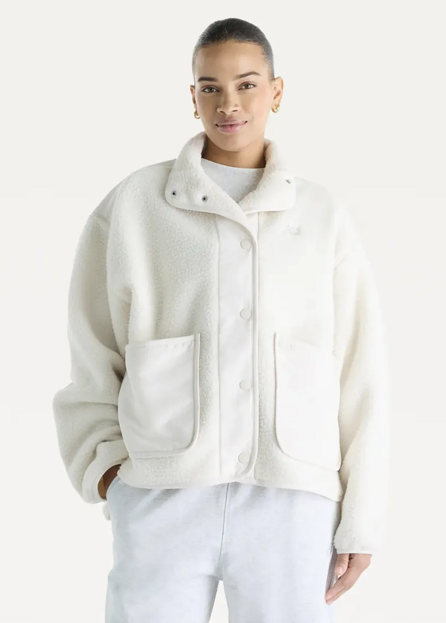 Куртка жіноча New Balance High Pile Fleece Sherpa молочного кольору