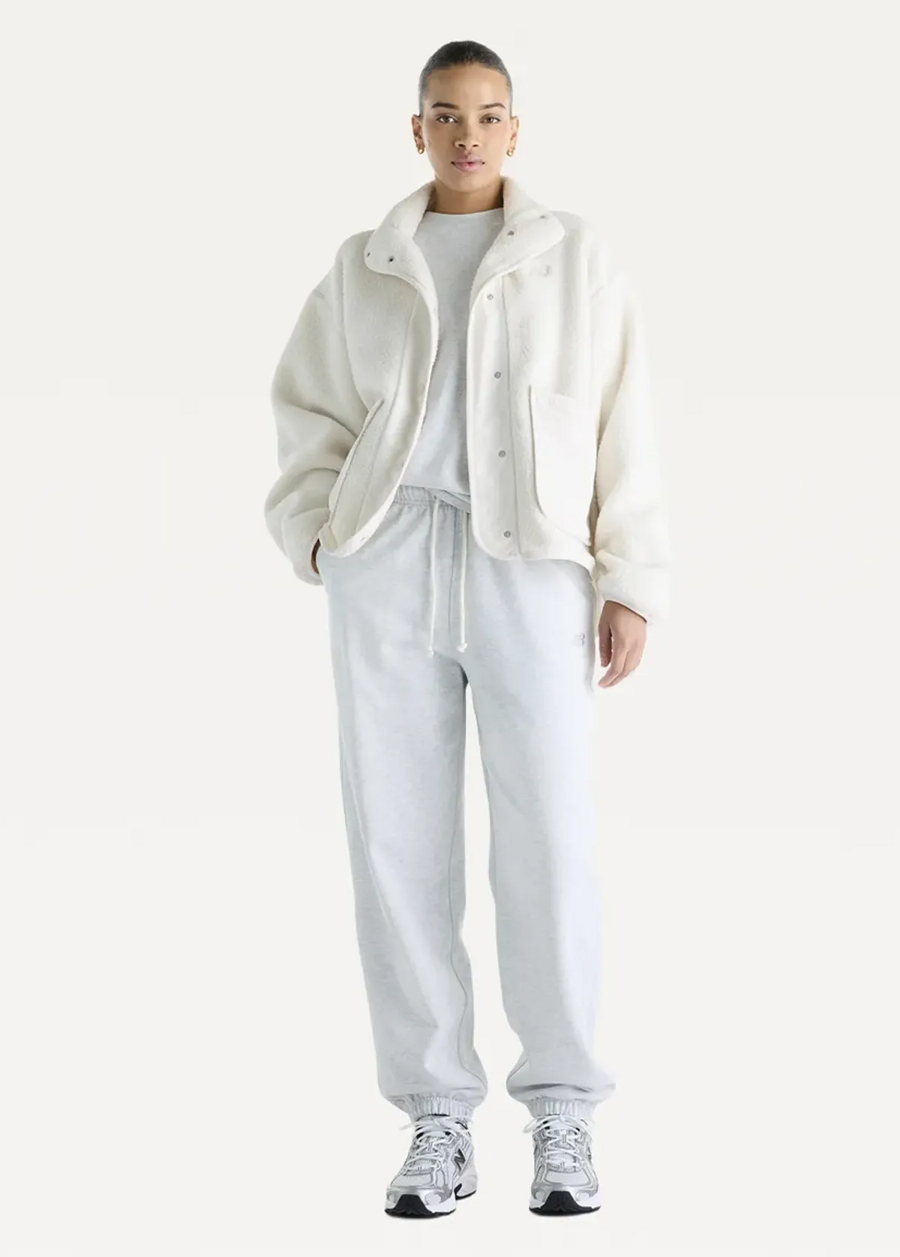 Куртка жіноча New Balance High Pile Fleece Sherpa молочного кольору