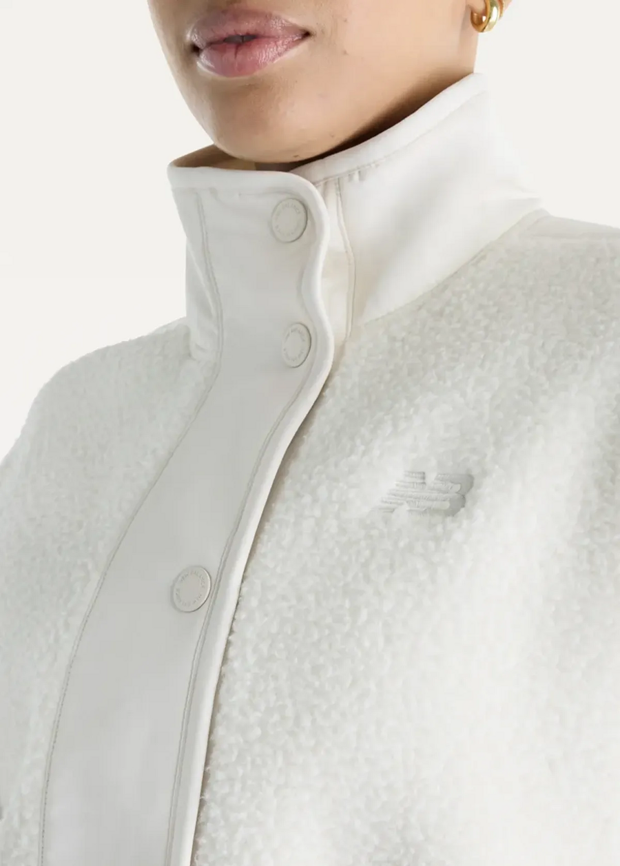 Куртка жіноча New Balance High Pile Fleece Sherpa молочного кольору