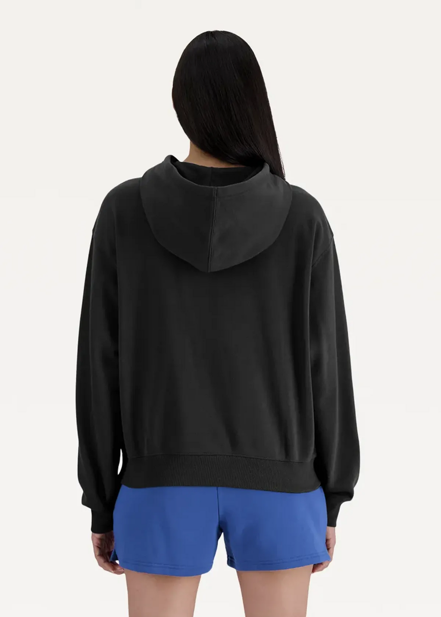 Худі жіноче New Balance Sport Essentials Fleece чорного кольору