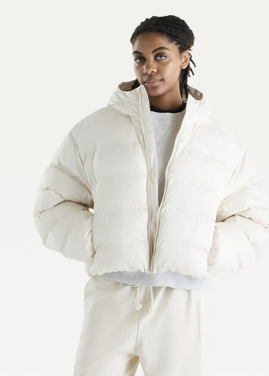 Куртка-пуховик жіноча New Balance Boston Puffer молочного кольору, фото 1