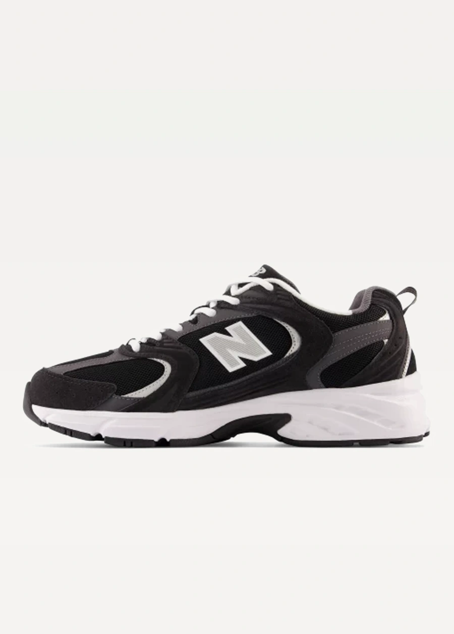 Кроссовки мужские New Balance 530 черно-белого цвета | Купить в