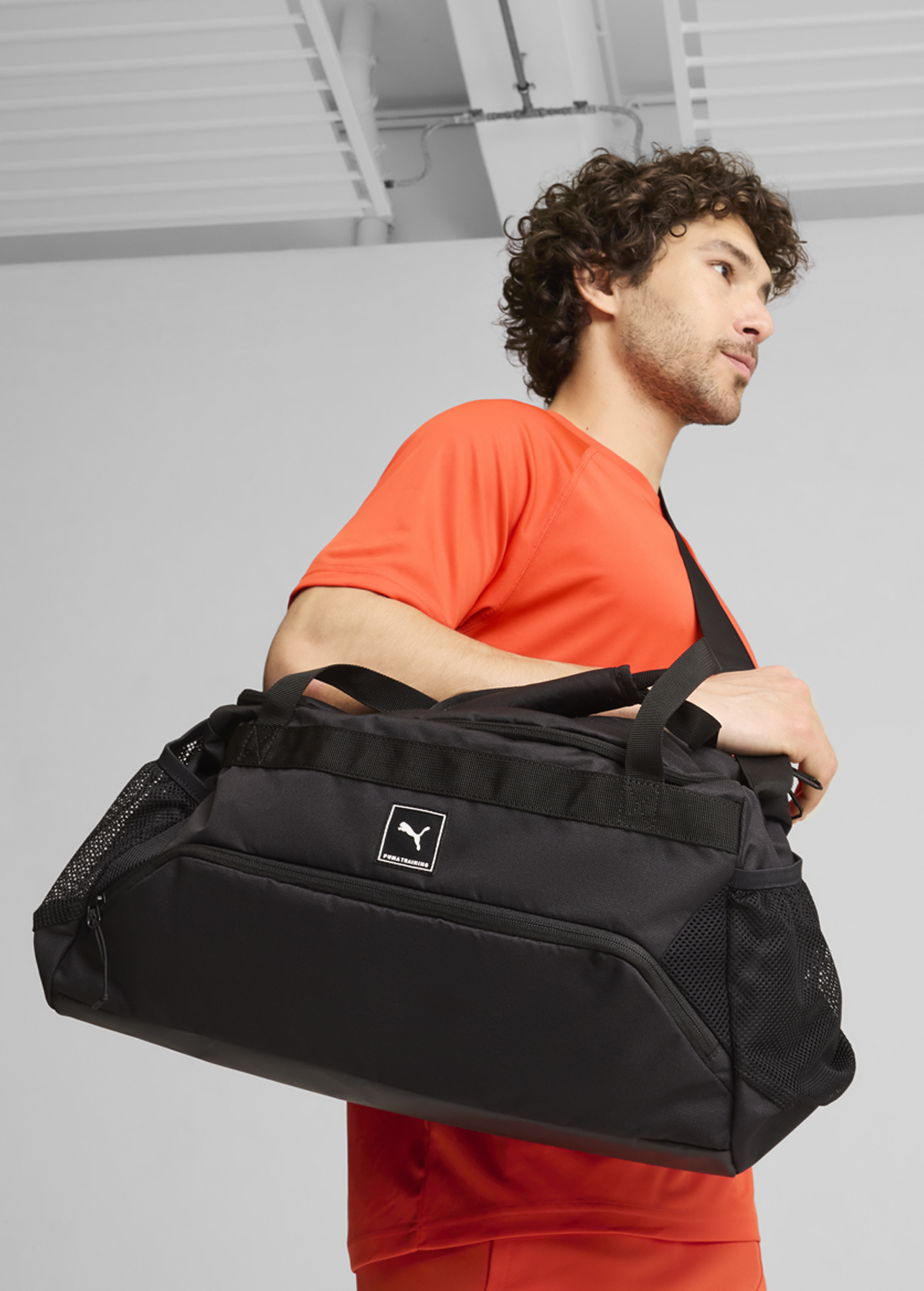 Сумка PUMA TRAINING Medium Sports Bag Unisex чорного кольору