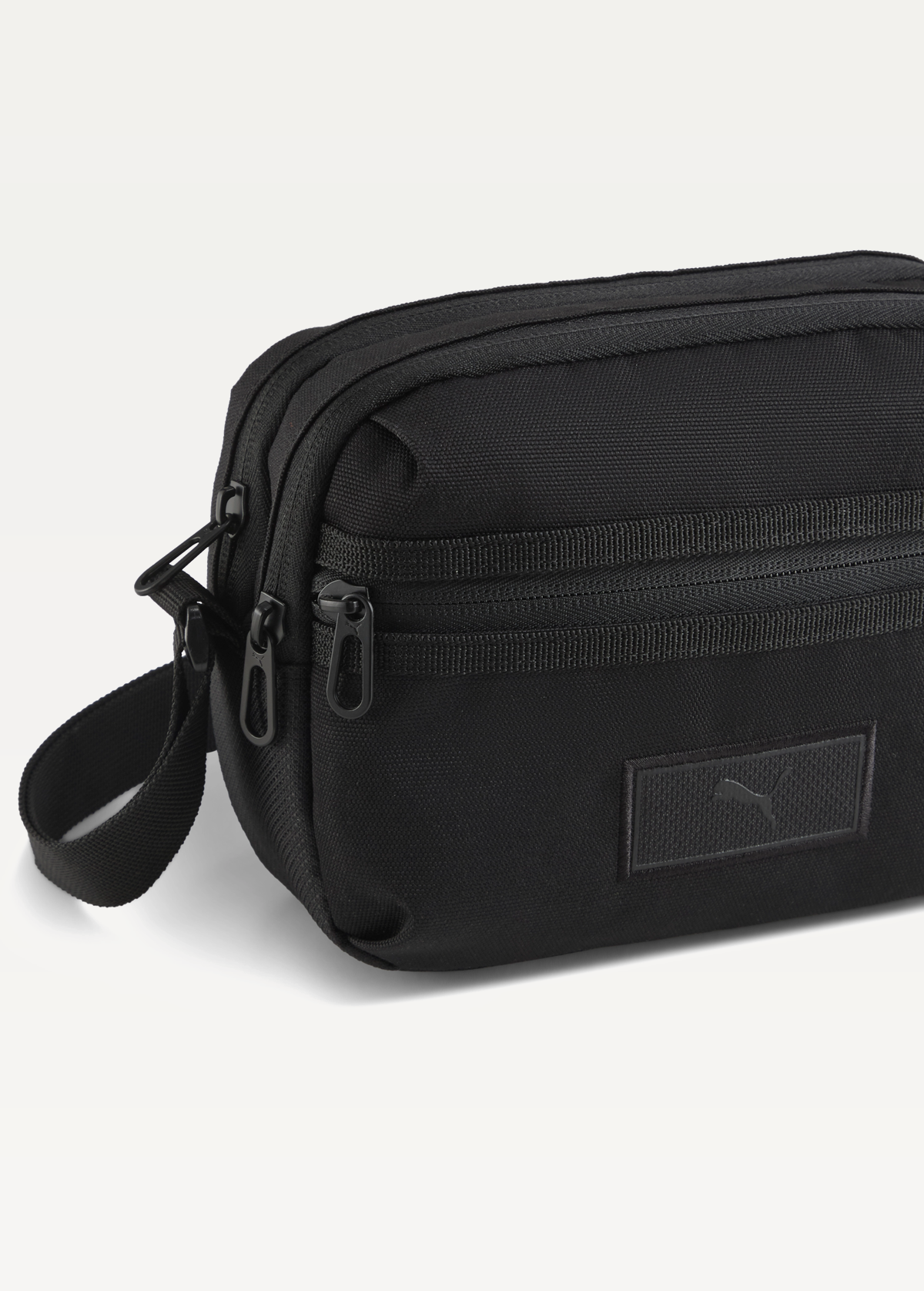 Сумка PUMA ESSENTIALS Crossbody Bag чорного кольору