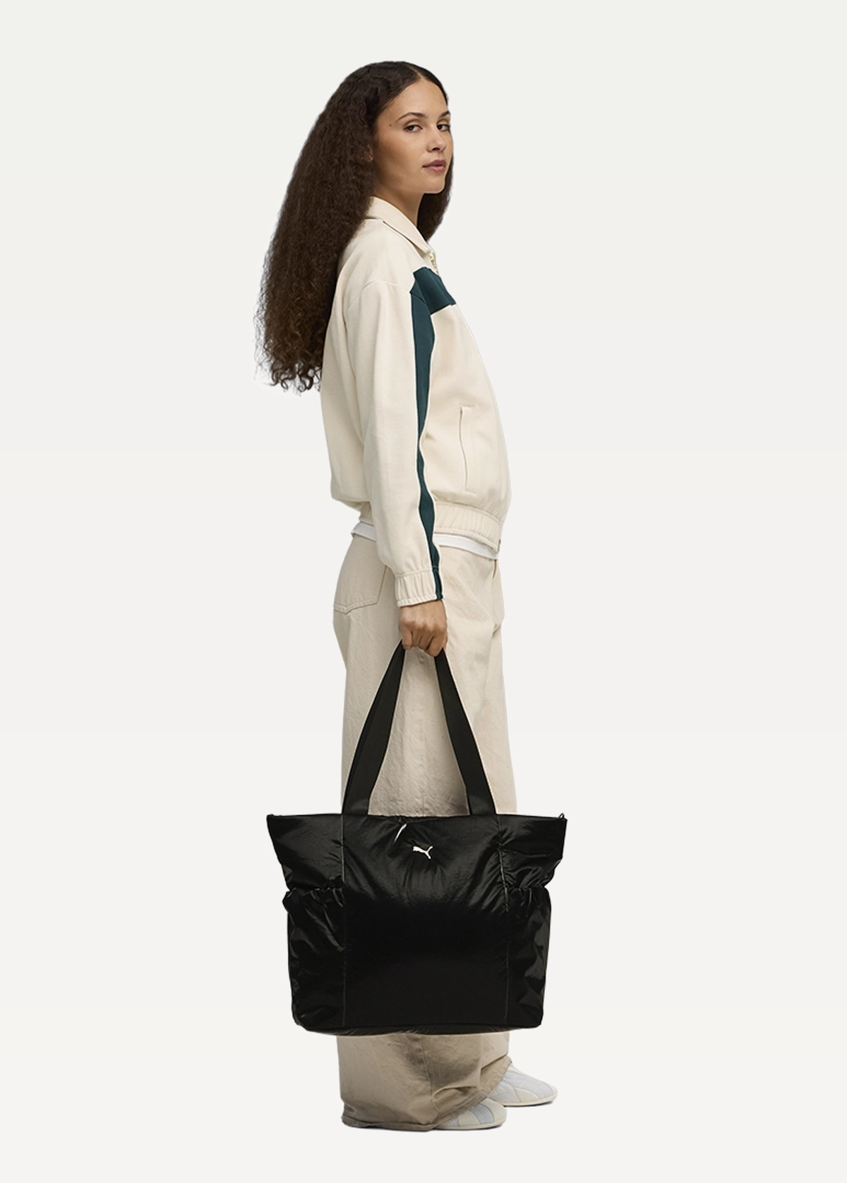 Сумка-шопер жіноча PUMA UP Shopper чорного кольору metallic gold logo