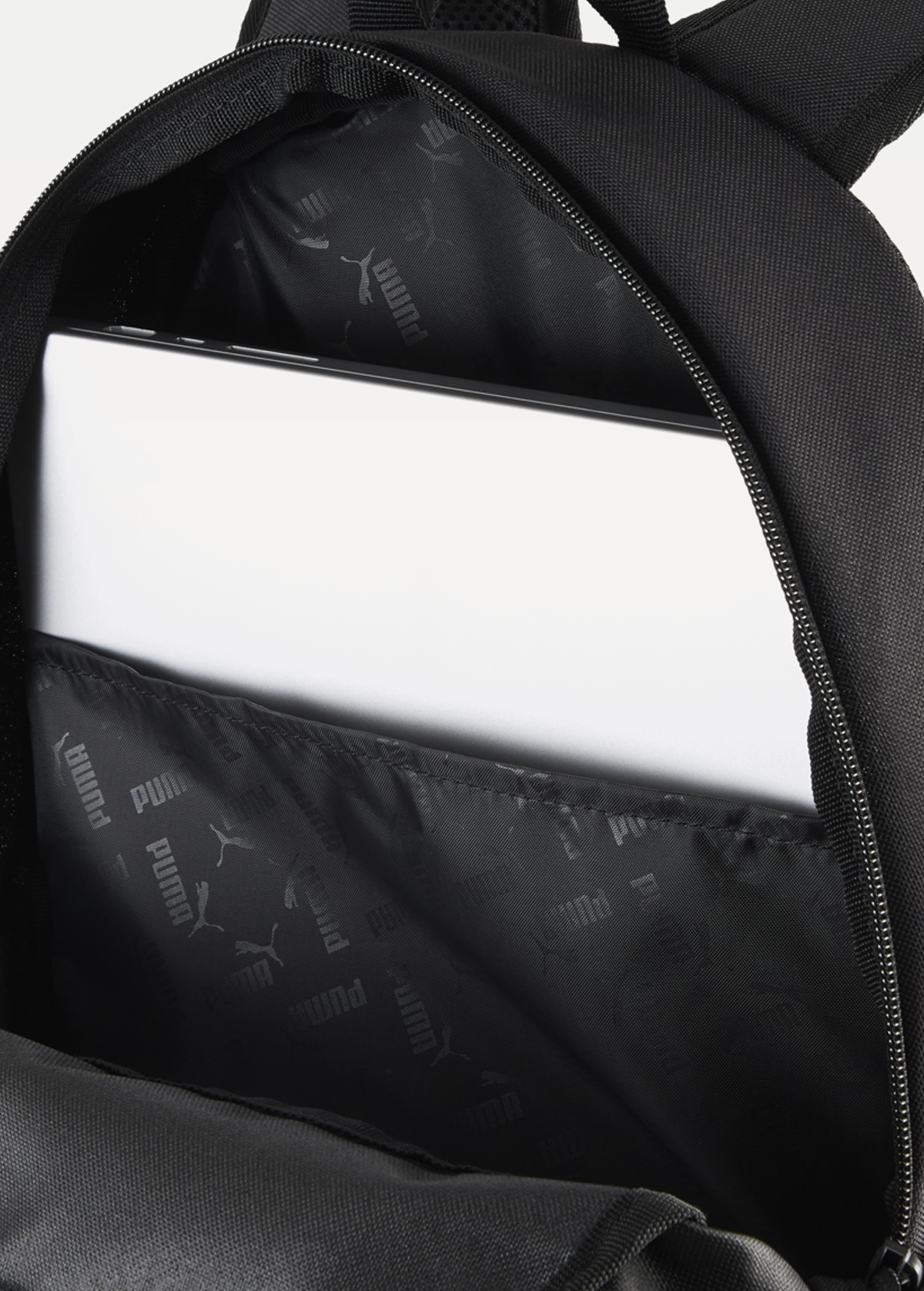 Рюкзак PUMA PHASE PATCH Backpack чорного кольору Unisex