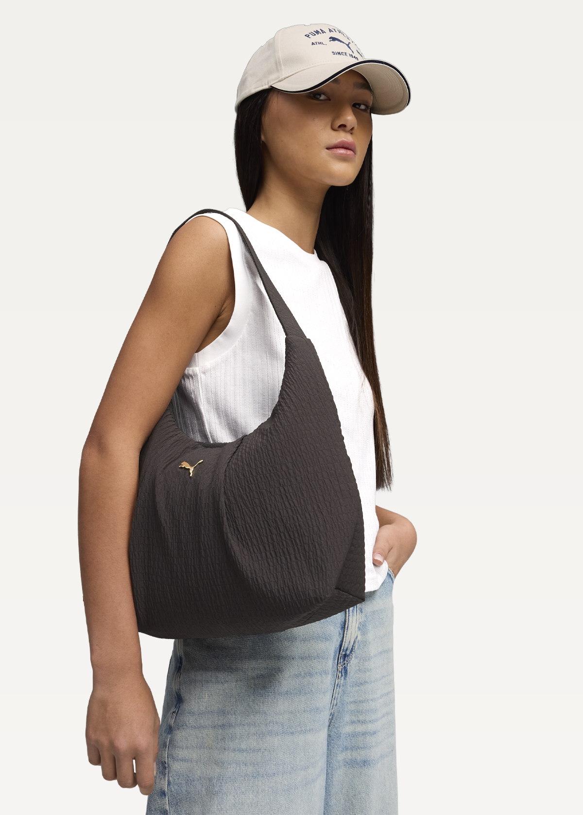 Сумка жіноча PUMA UP Slouchy Hobo Bag чорного кольору