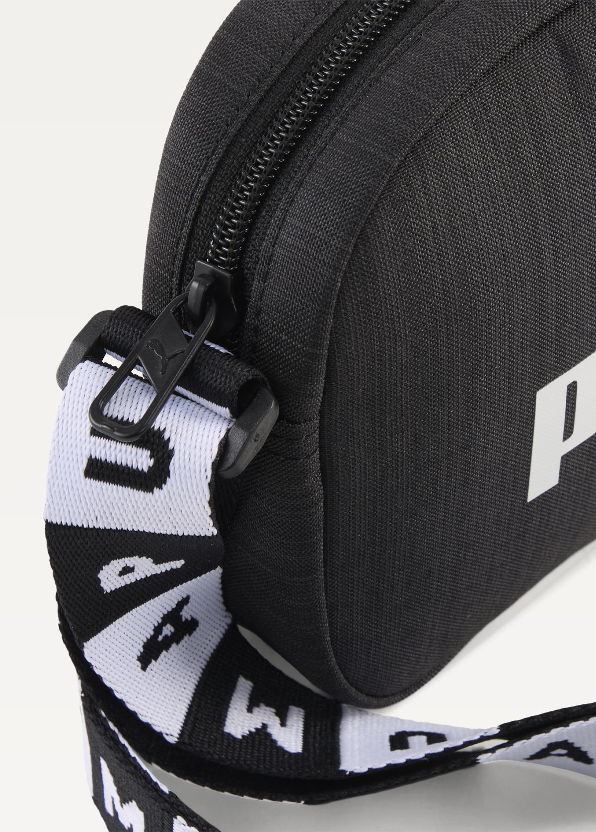 Сумка жіноча PUMA BASE Crossbody Bag чорного кольору