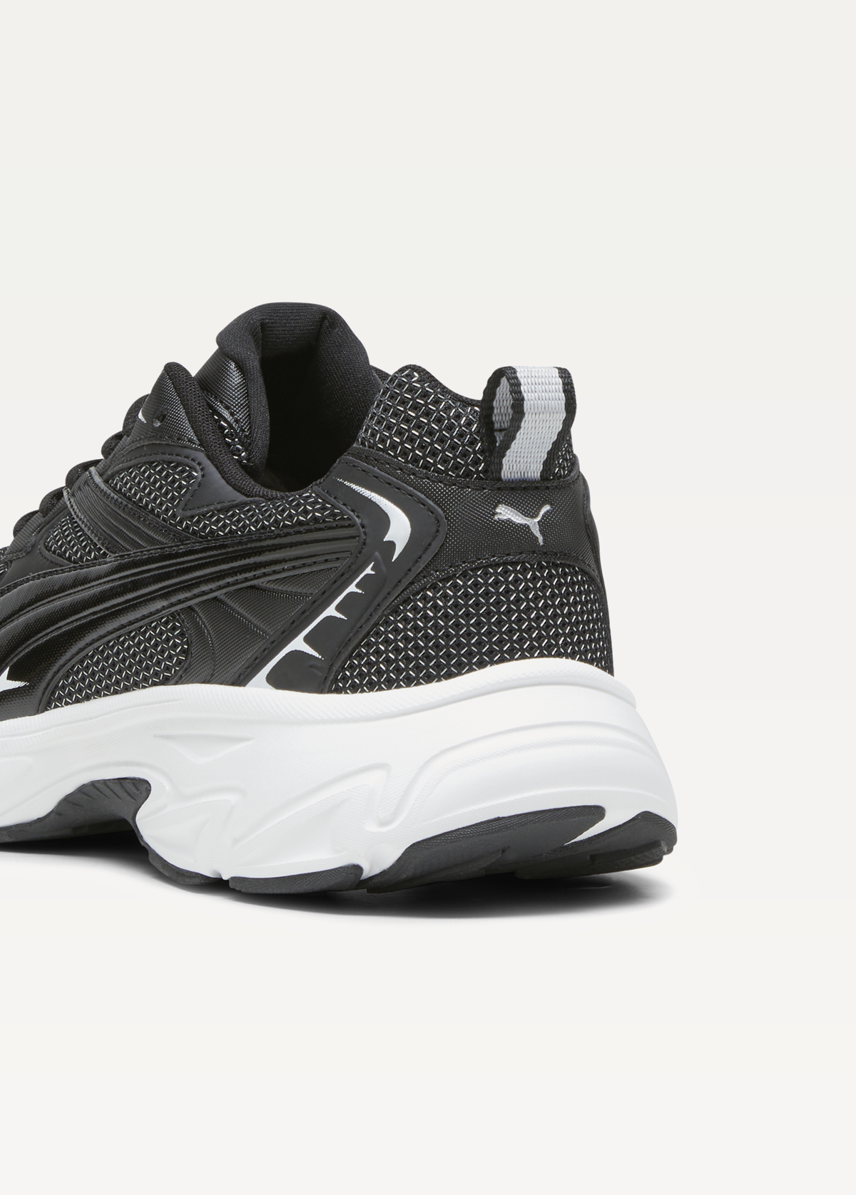 Кросівки чоловічі Puma Morphic Base чорного кольору