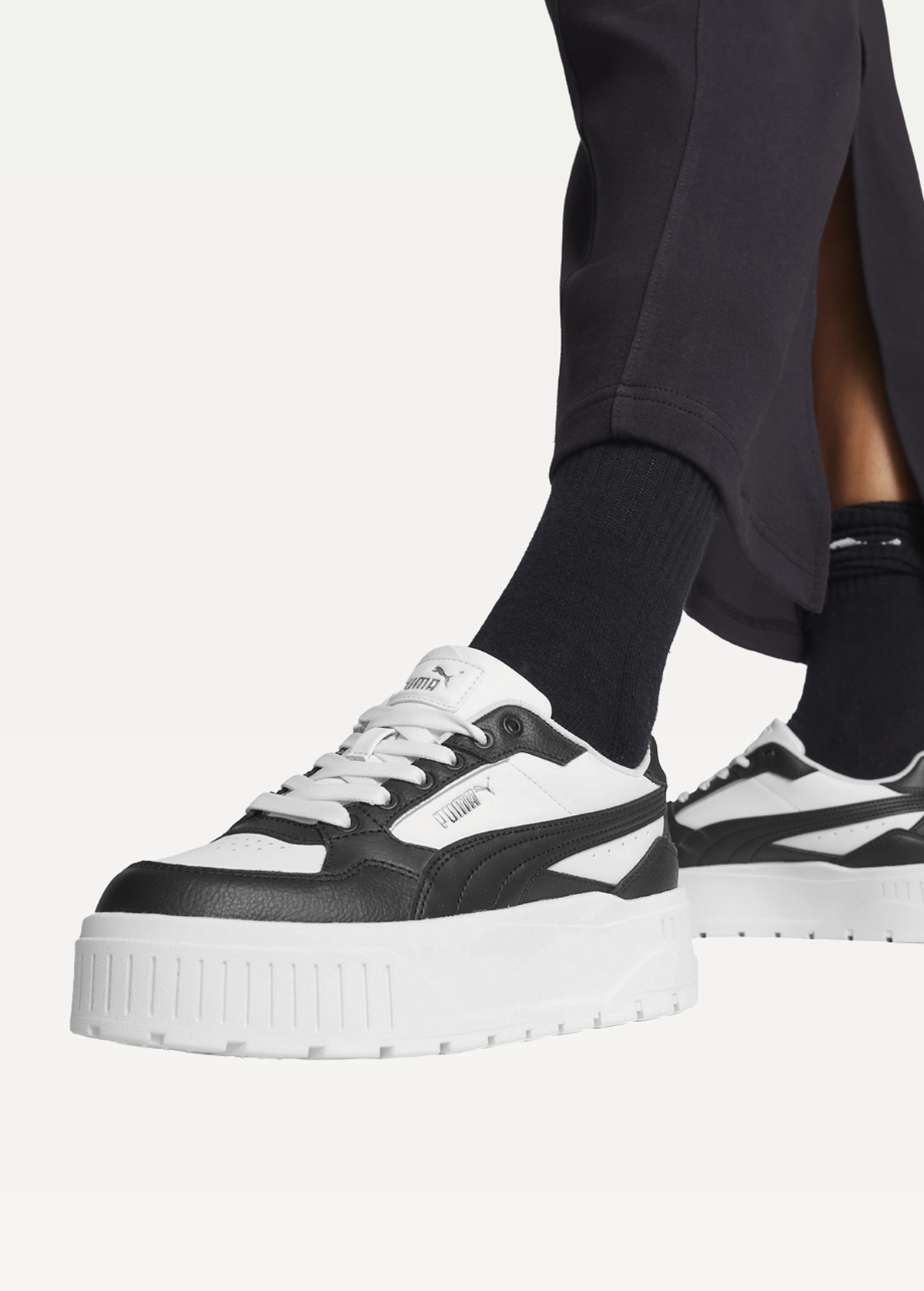 Кросівки жіночі PUMA Karmen II Idol білого чорного кольору