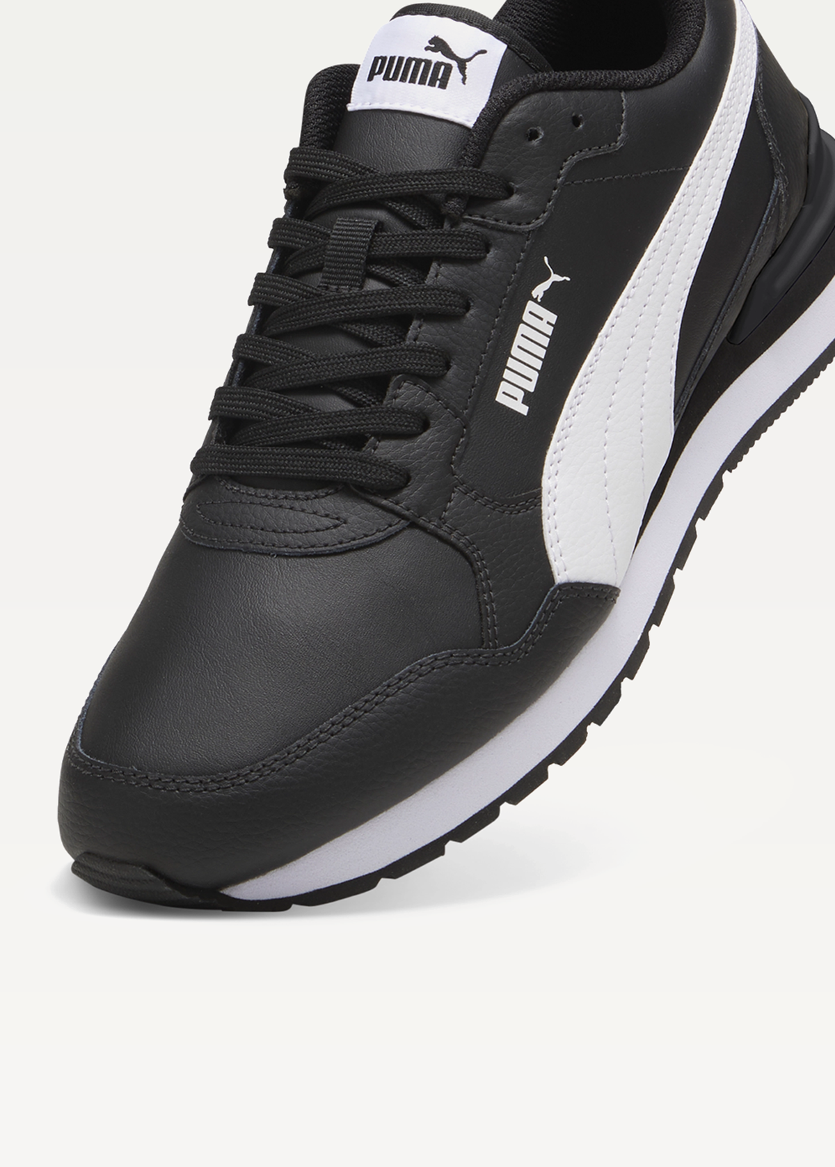 Кросівки чоловічі PUMA ST Runner v4 L чорного кольору