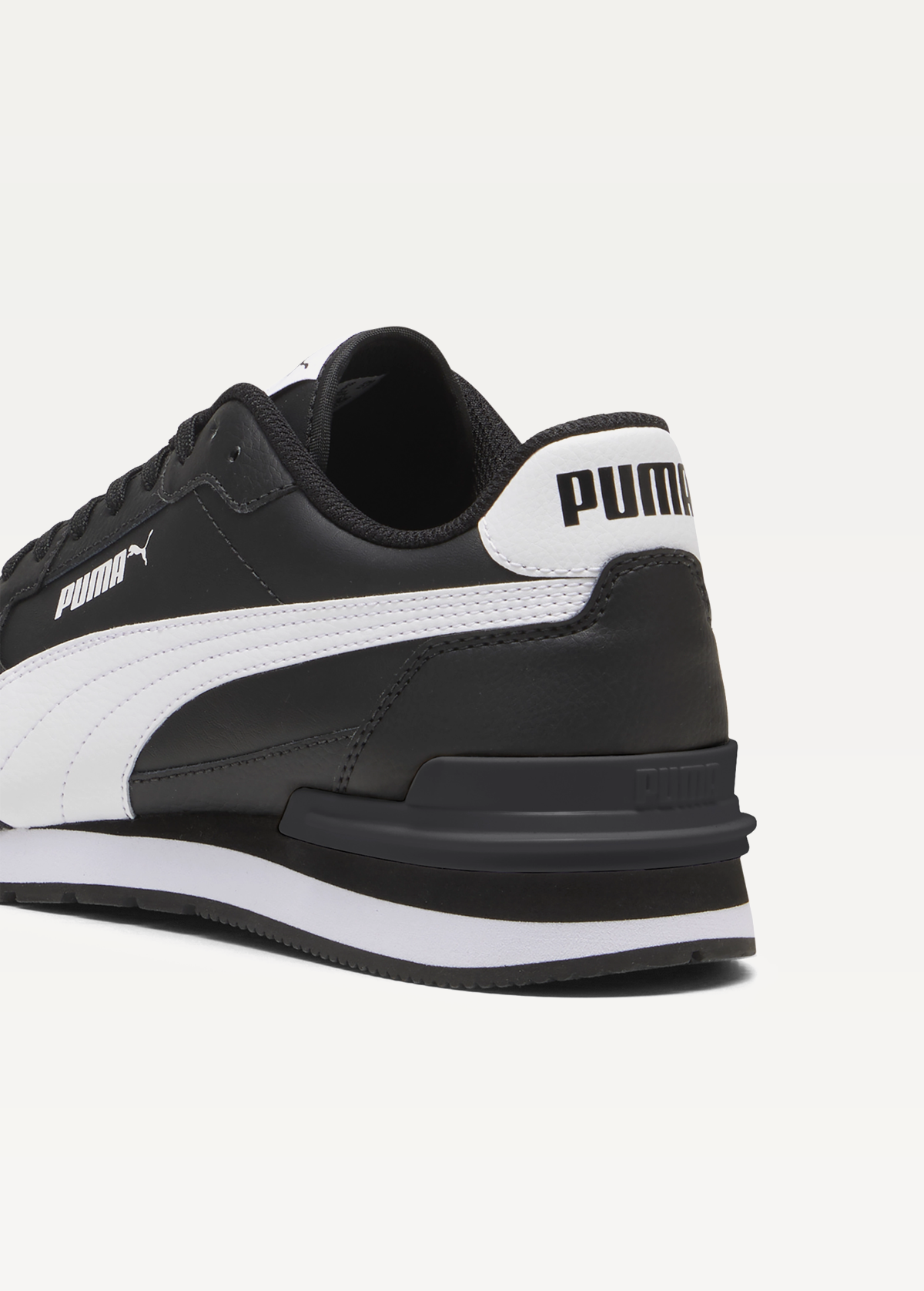 Кросівки чоловічі PUMA ST Runner v4 L чорного кольору