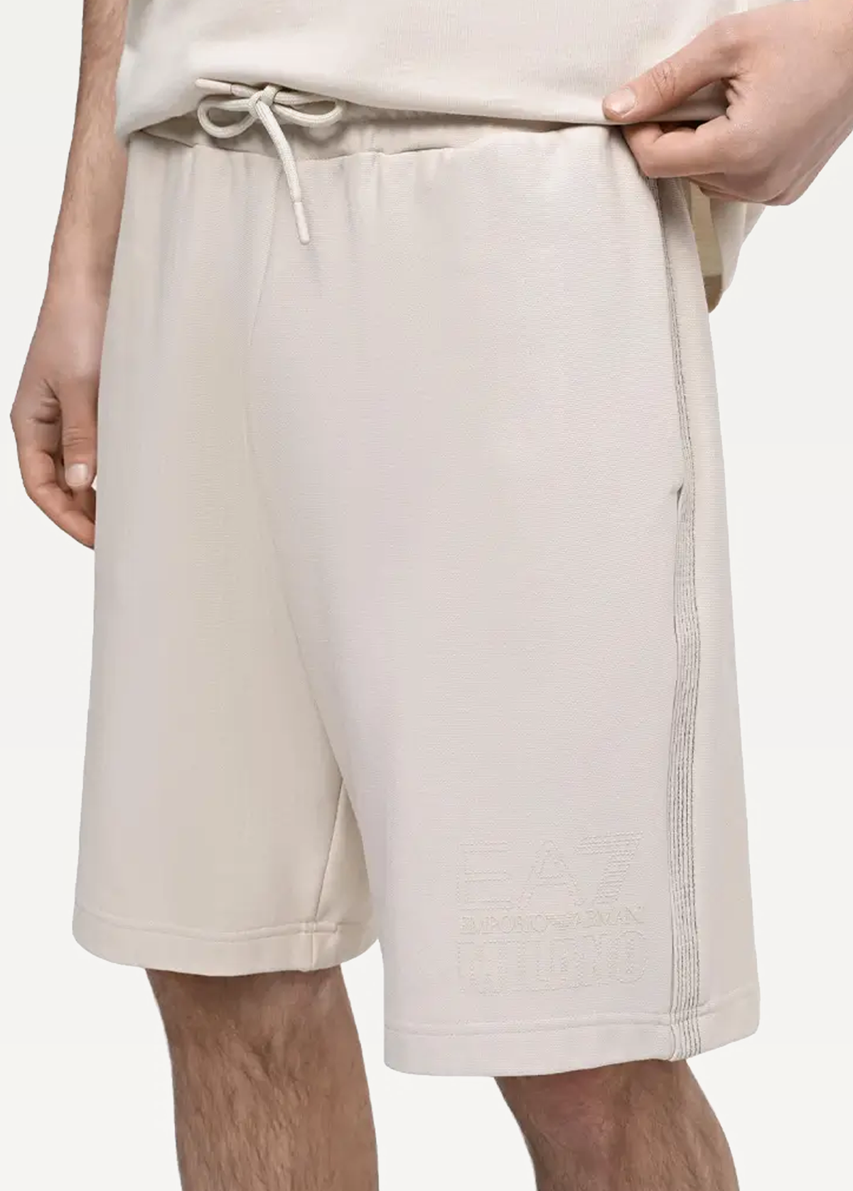 Спортивні шорти чоловічі EA7 Emporio Armani BERMUDA молочного кольору
