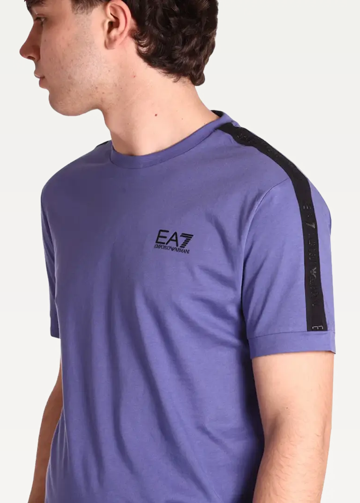 Футболка чоловіча EA7 Emporio Armani T-SHIRT фіолетового кольору