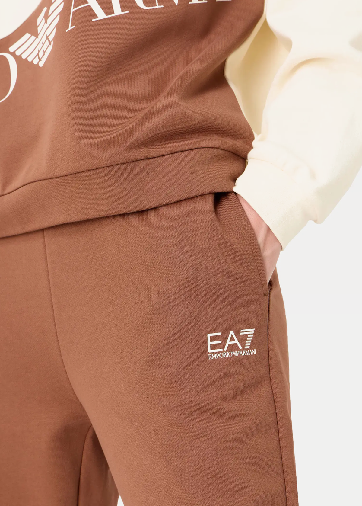 Спортивные штаны женские EA7 Emporio Armani TROUSER молочно-коричневого цвета
