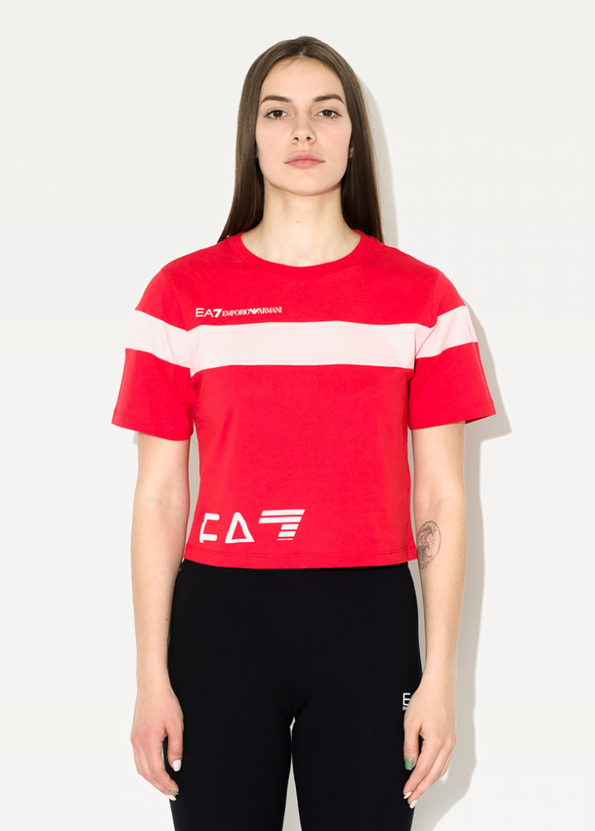 Футболка EA7 Emporio Armani красного цвета