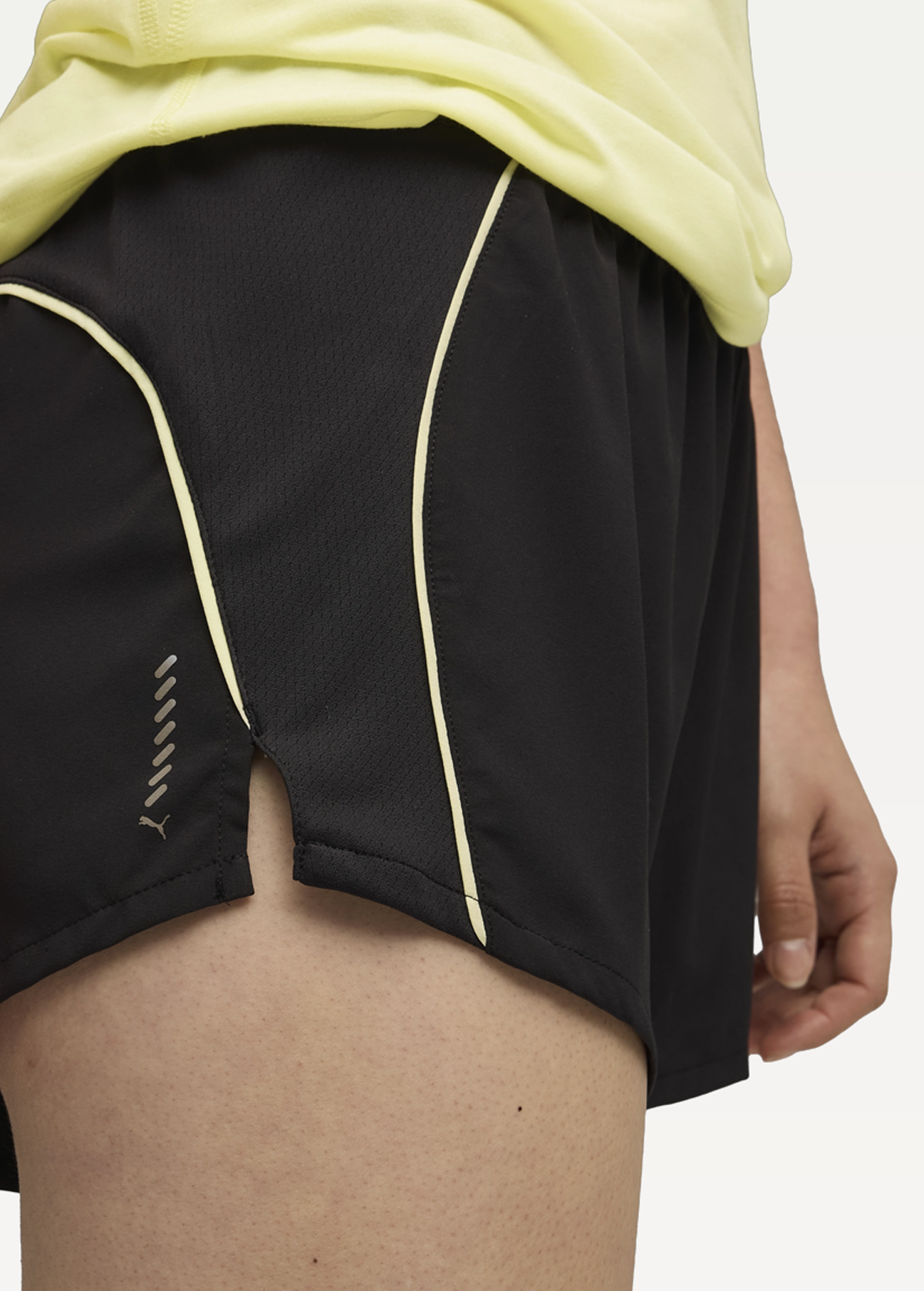 Спортивные шорты женские PUMA RUN VELOCITY 3' SHORT W черного цвета