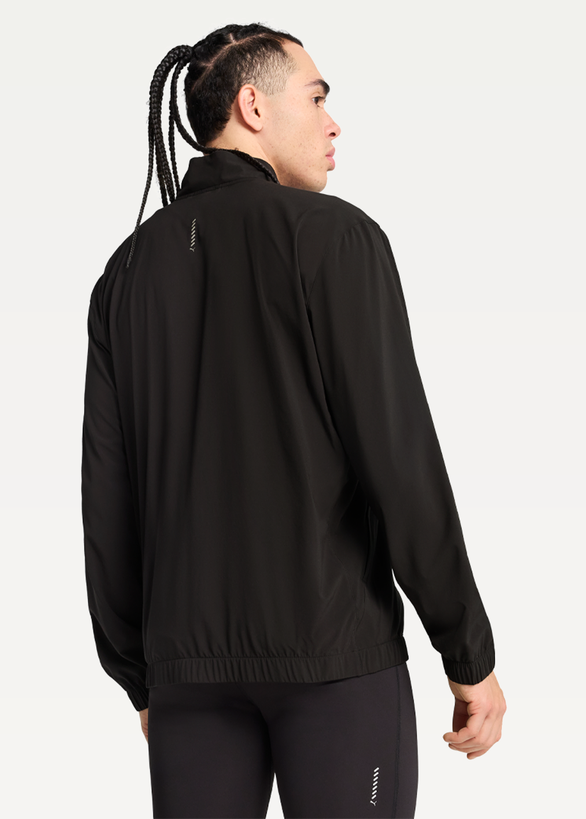 Спортивная куртка мужская PUMA RUN VELOCITY WOVEN JACKET черного цвета