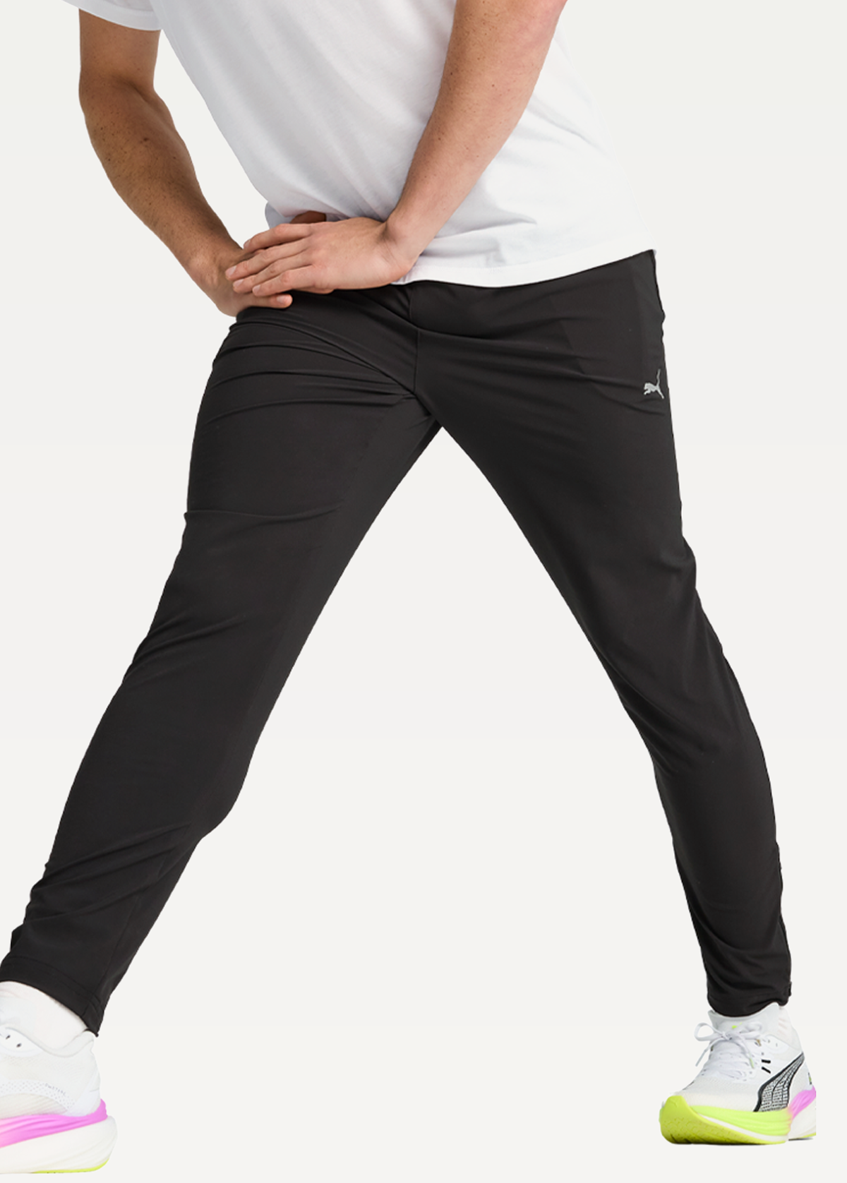 Спортивні штани чоловічі PUMA RUN VELOCITY TAPERED PANT білого кольору