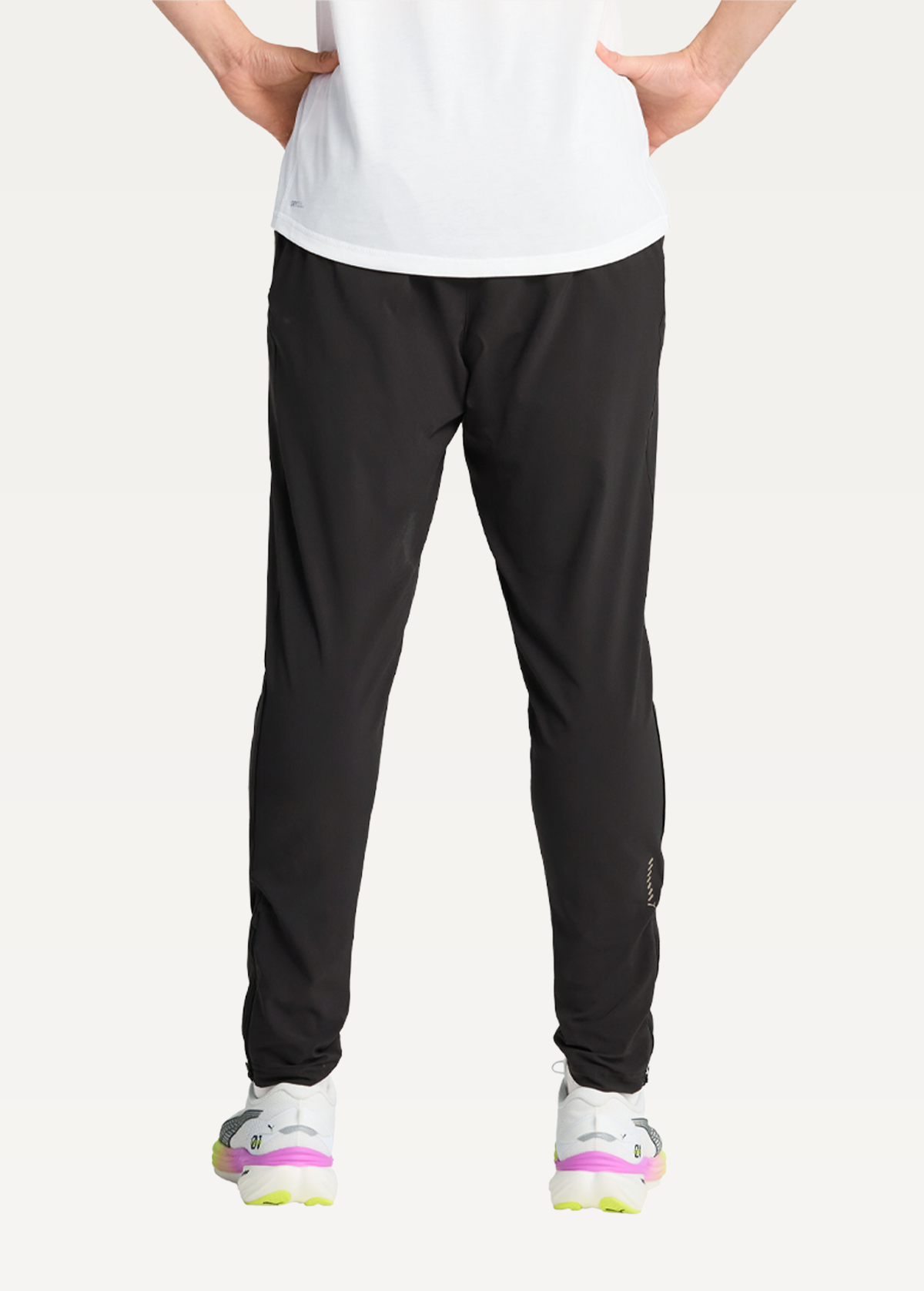 Спортивні штани чоловічі PUMA RUN VELOCITY TAPERED PANT білого кольору