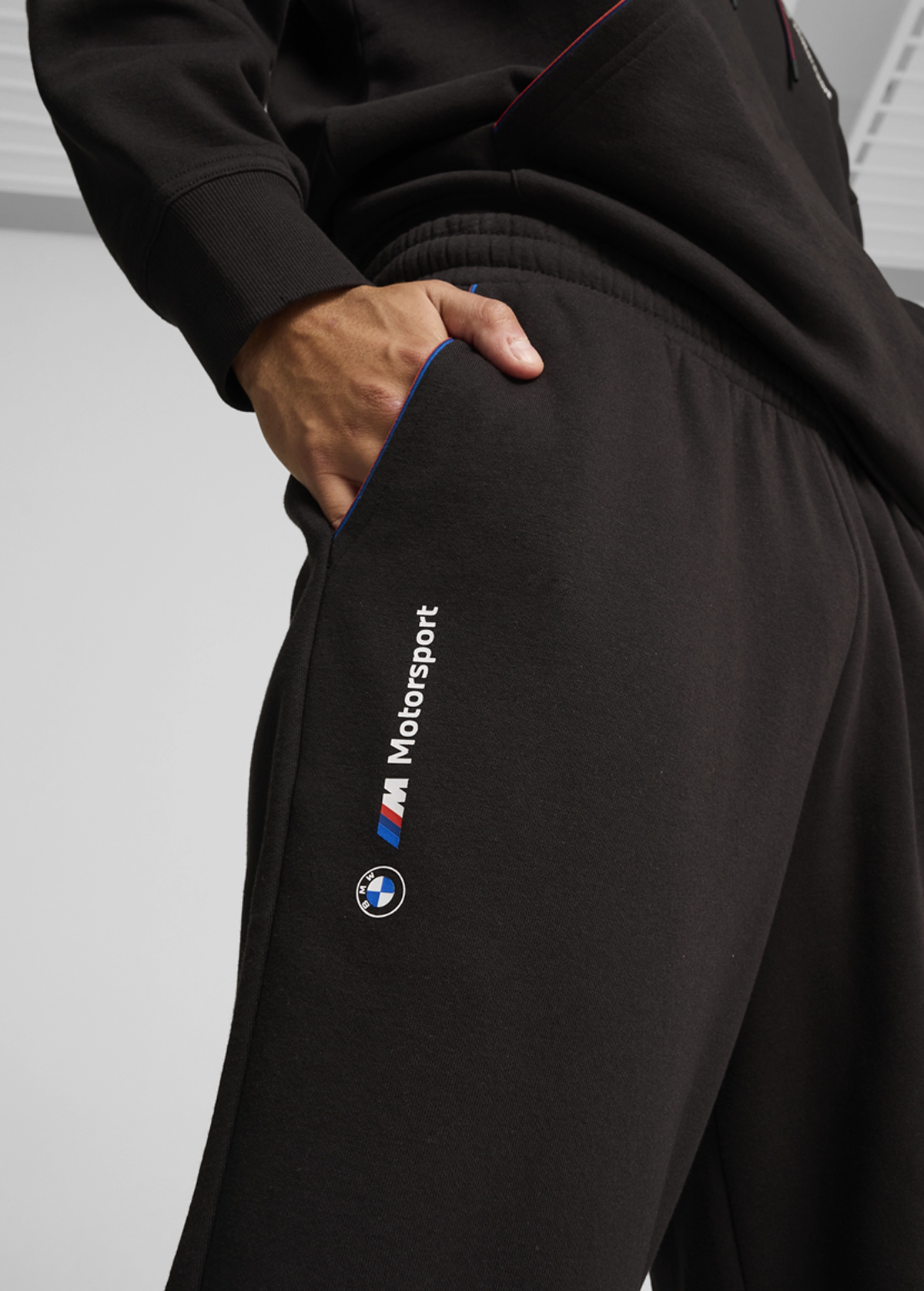 Спортивні штани чоловічі PUMA BMW MMS ESS+ PANTS FLEECE чорного кольору