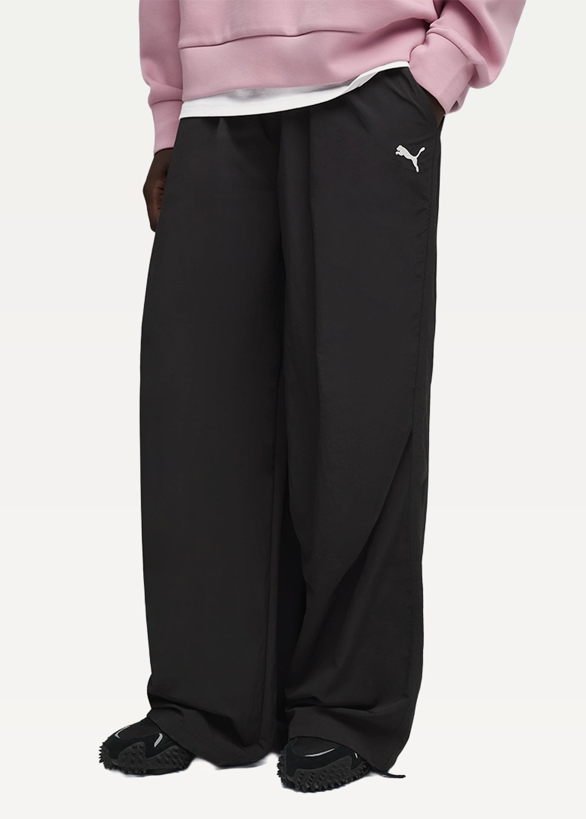 Спортивні штани чоловічі PUMA WARDROBE ESS Parachute Pants чорного кольору