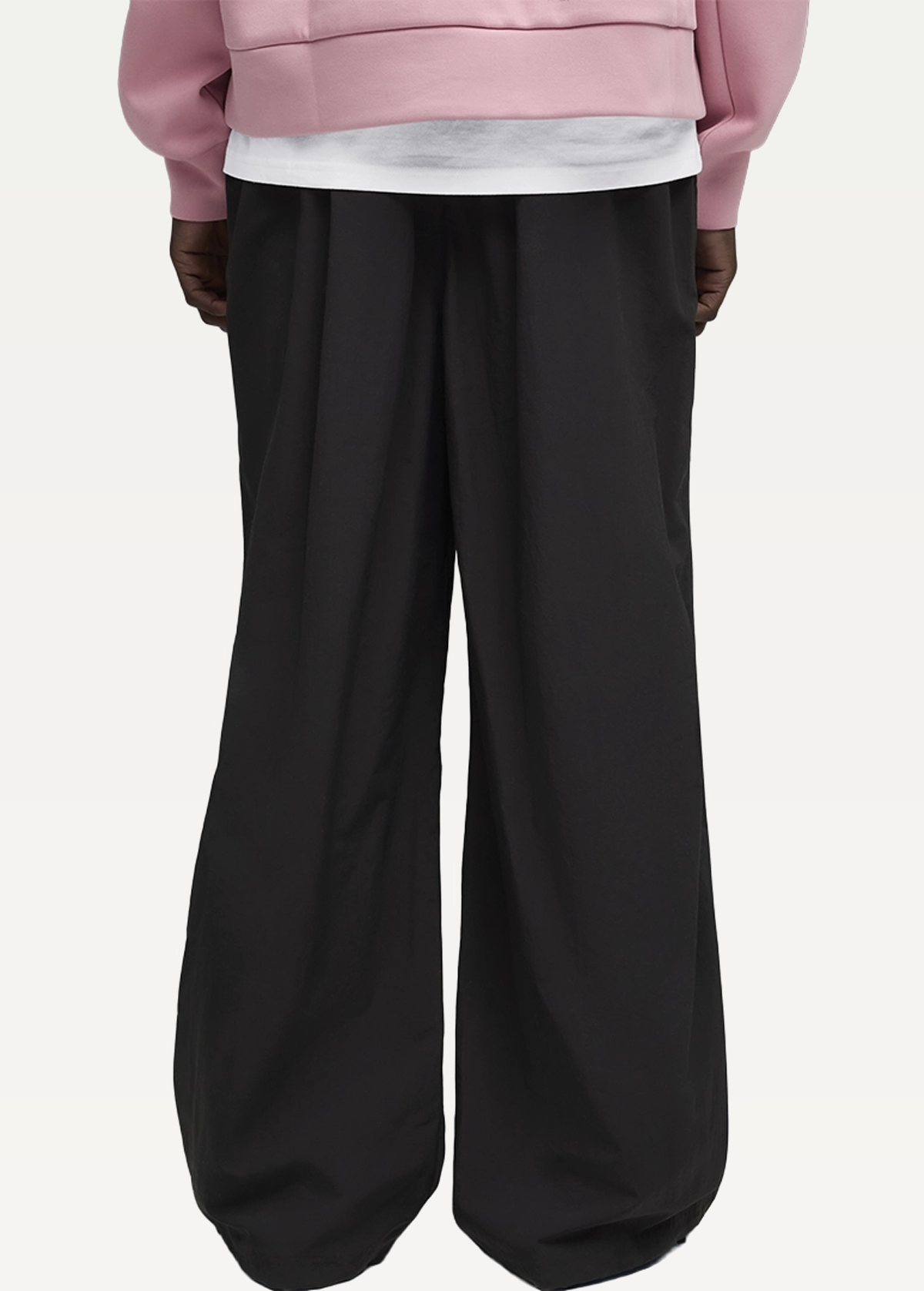 Спортивні штани чоловічі PUMA WARDROBE ESS Parachute Pants чорного кольору