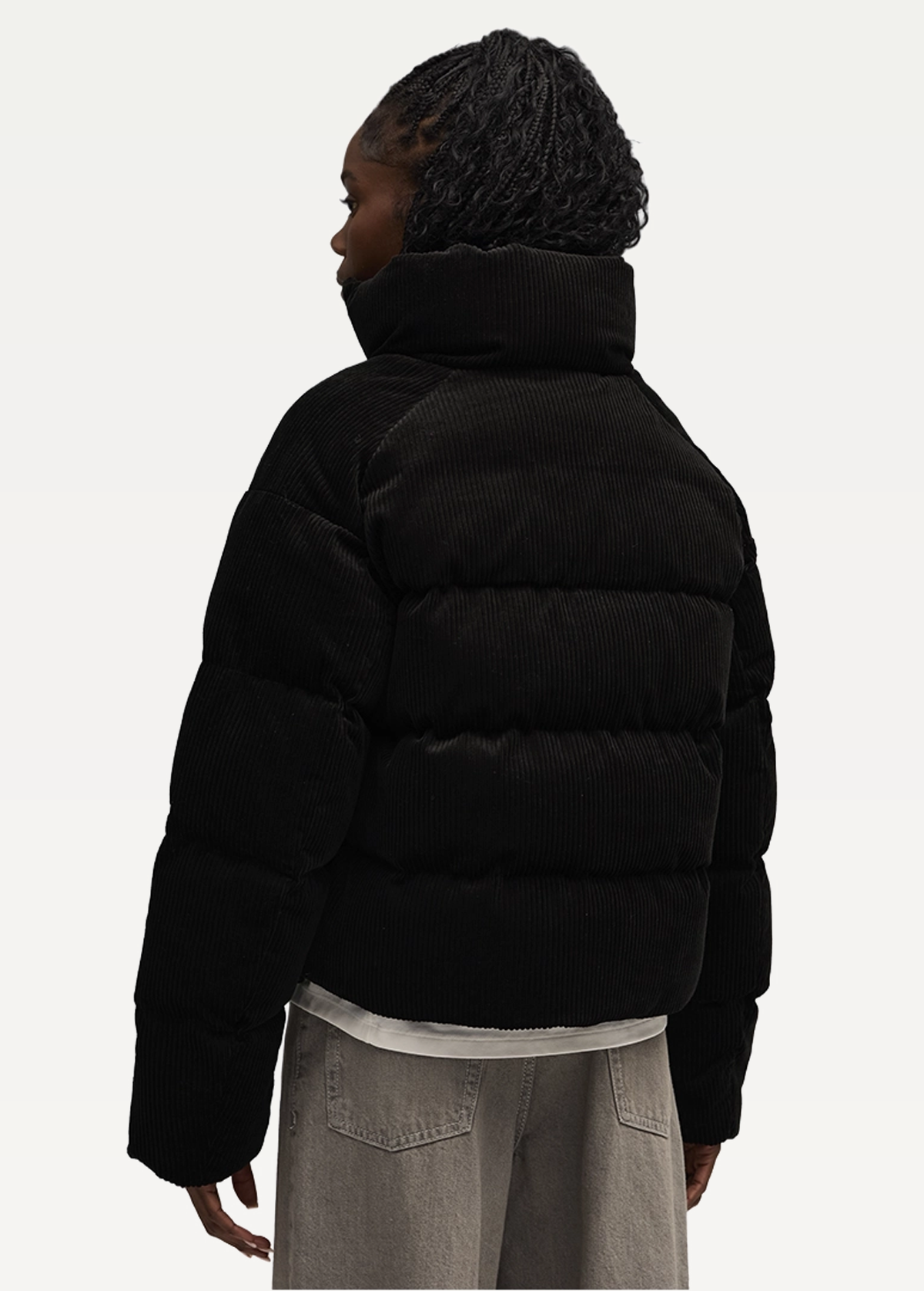 Куртка женская PUMA Corduroy Puffer Jacket черного цвета