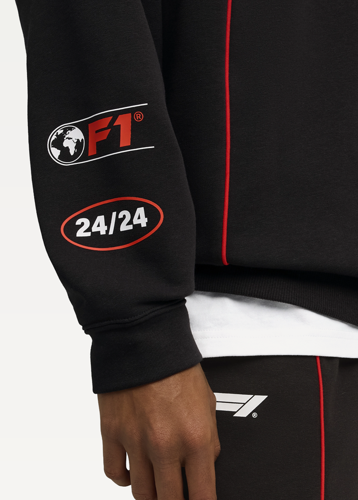 Худі чоловіче PUMA F1 Graphic Hoodie Relaxed чорного кольору