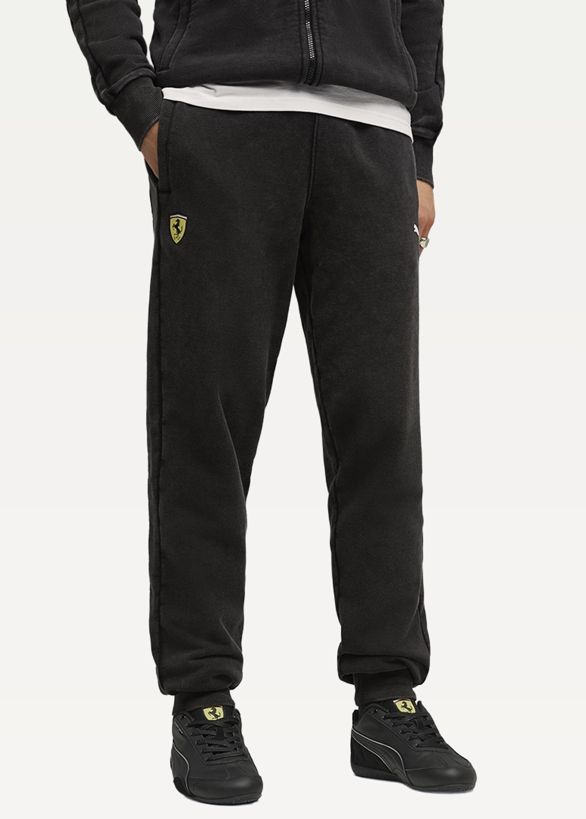 Штани спортивні чоловічі PUMA Ferrari T7 Pants чорного кольору