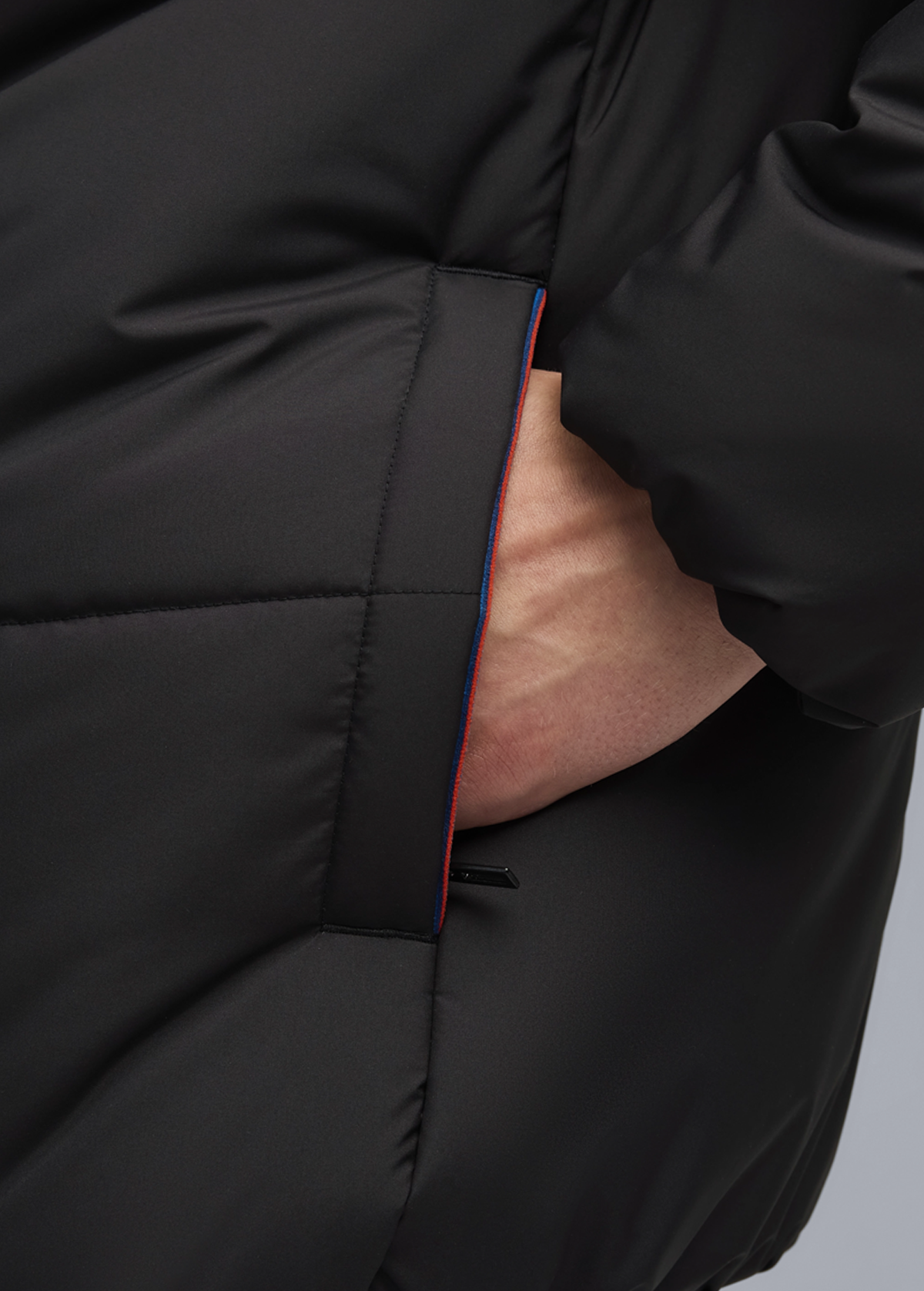 Куртка мужская PUMA BMW MMS ESS+ PUFFER JACKET черного цвета