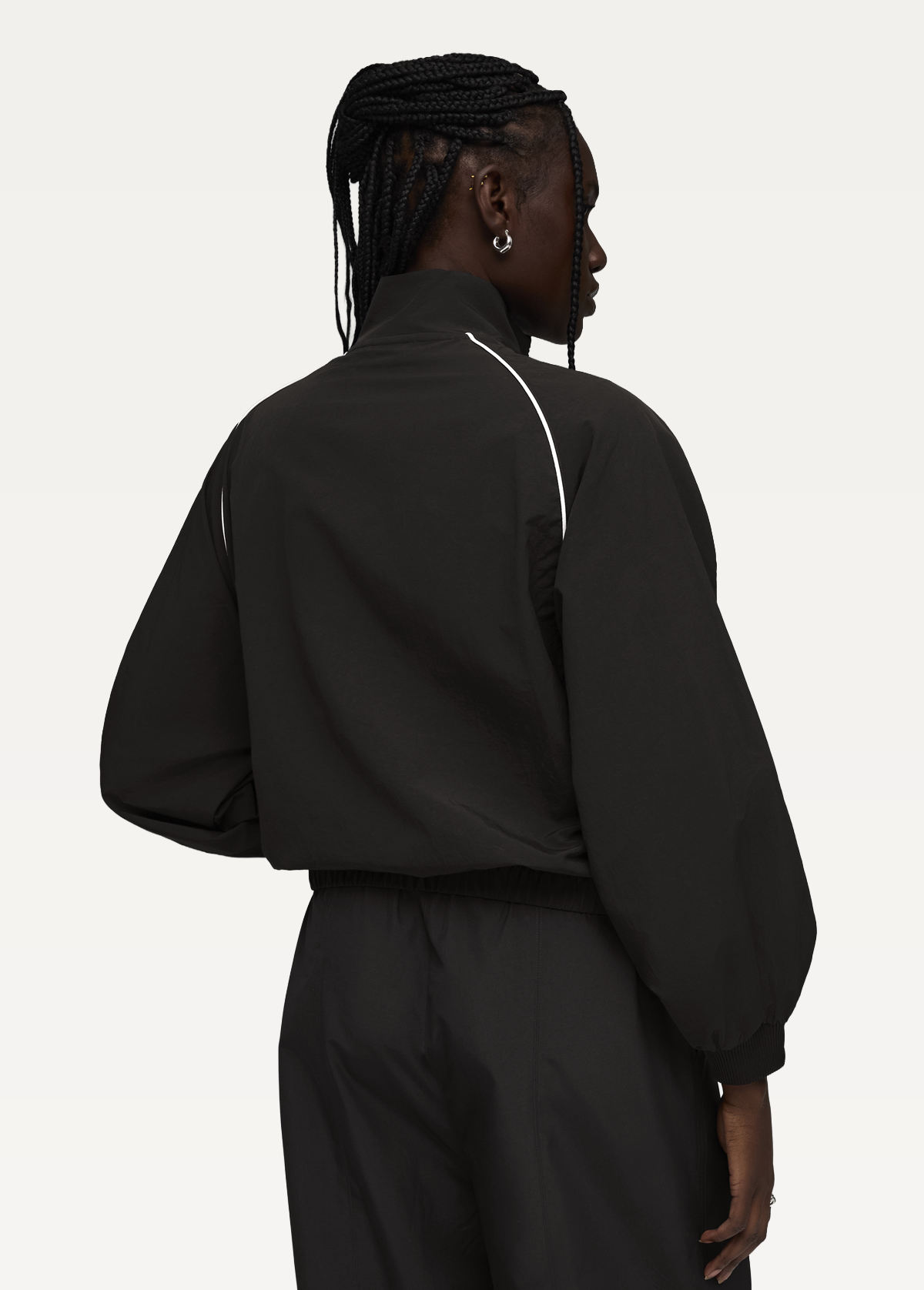 Вітровка жіноча PUMA T7 Balloon Sleeve Jacket WV чорного кольору