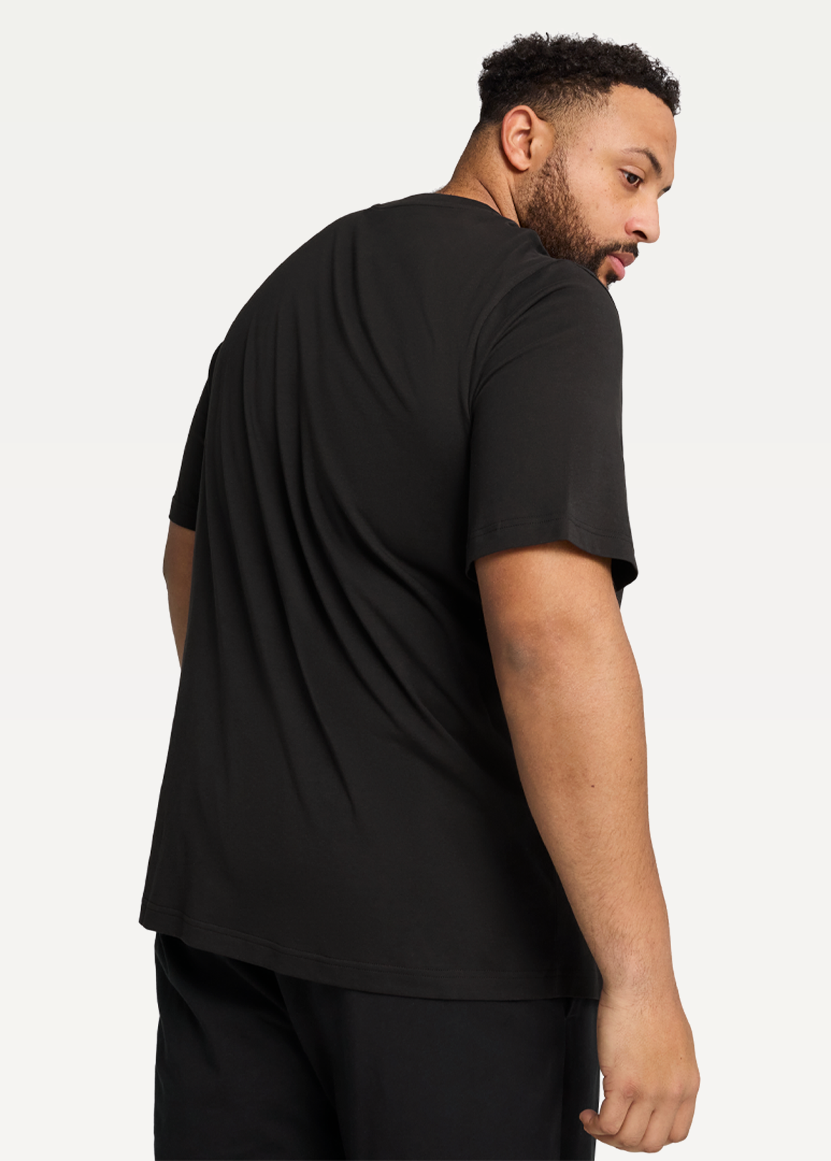 Футболка мужская ESS Small No. 1 Logo Tee черного цвета