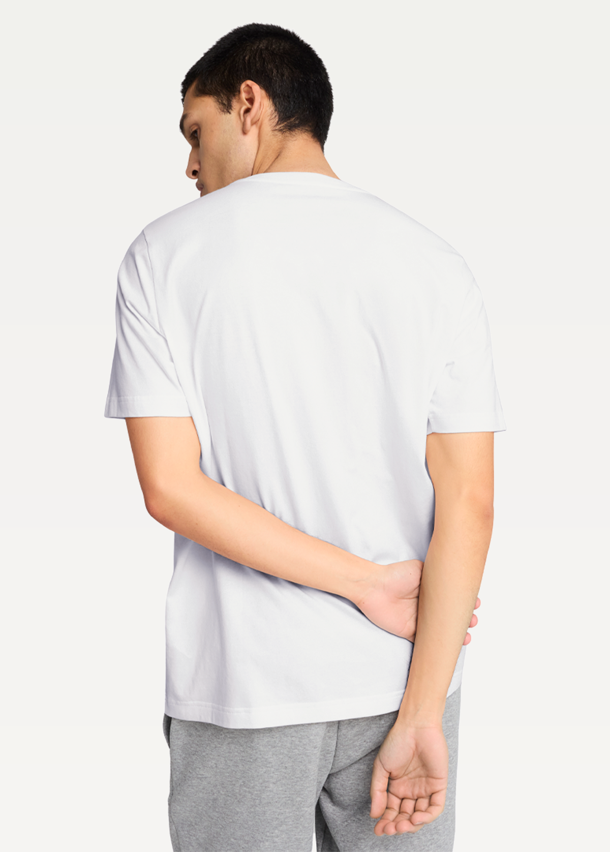 Футболка чоловіча PUMA ESS Small No. 1 Logo Tee білого кольору