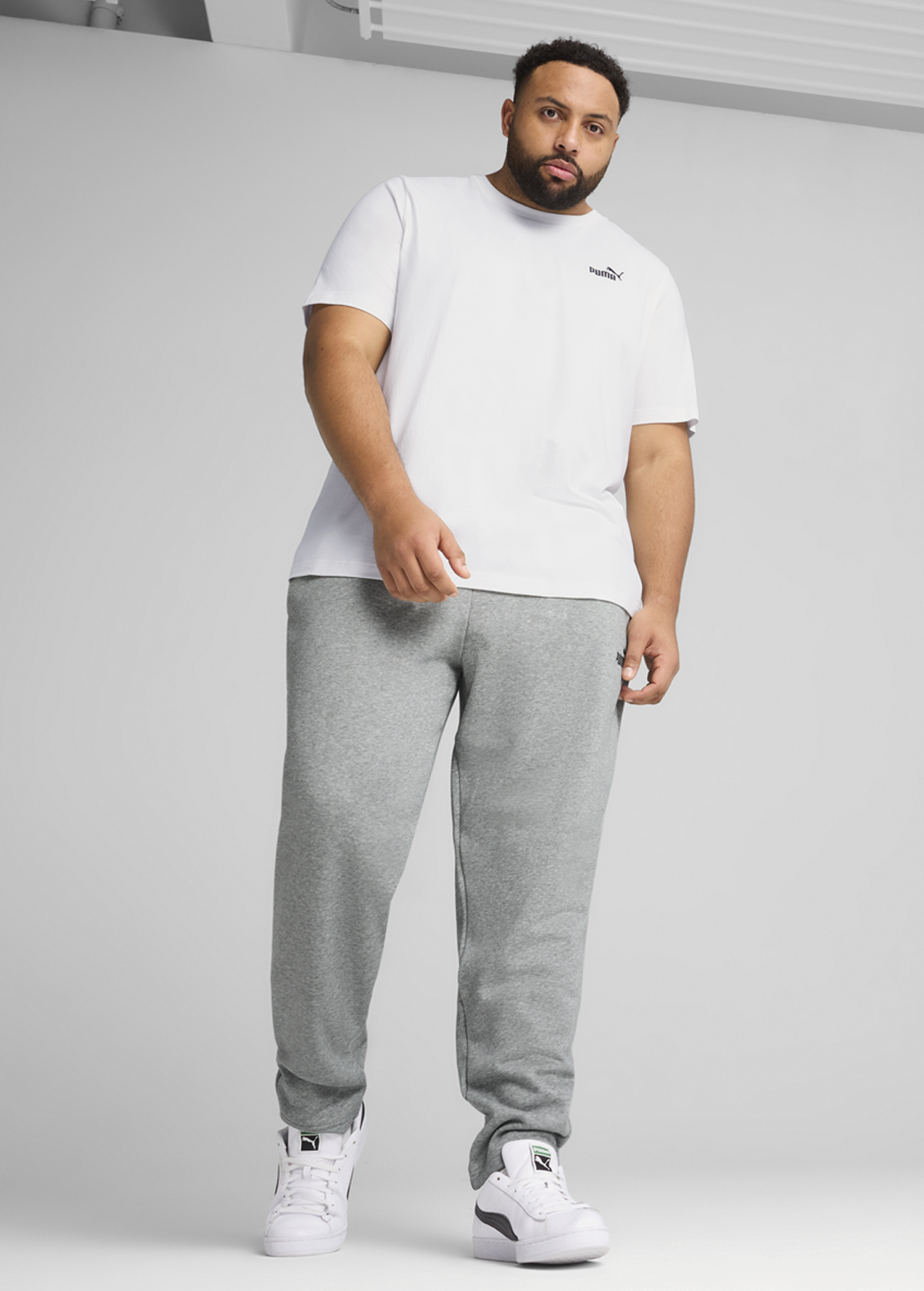 Футболка чоловіча PUMA ESS Small No. 1 Logo Tee білого кольору