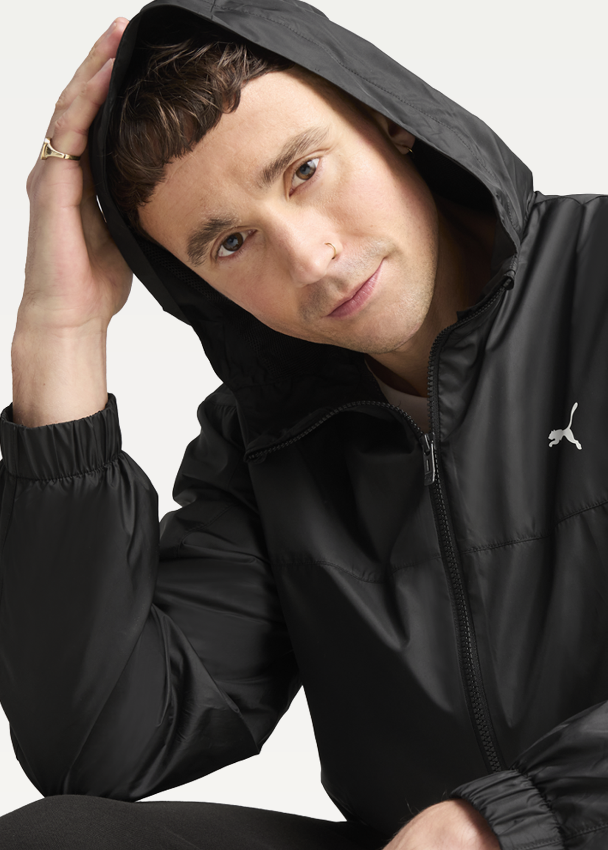 Вітрівка чоловіча PUMA ESS Relaxed Windbreaker чорного кольору